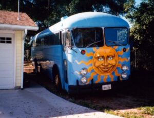 Big-Mountain-Band Bus